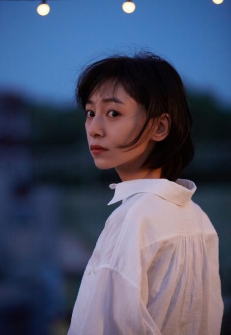 吴雅君户外写真