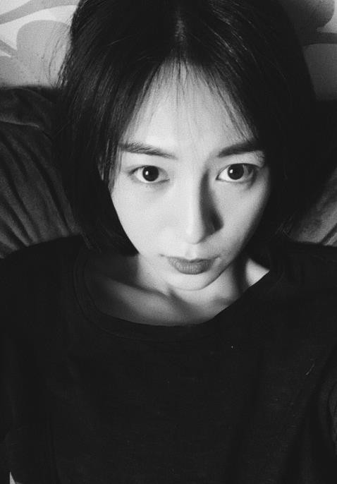 吴雅君自拍照