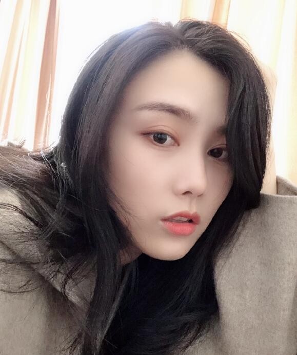 苑立若心素颜生活照