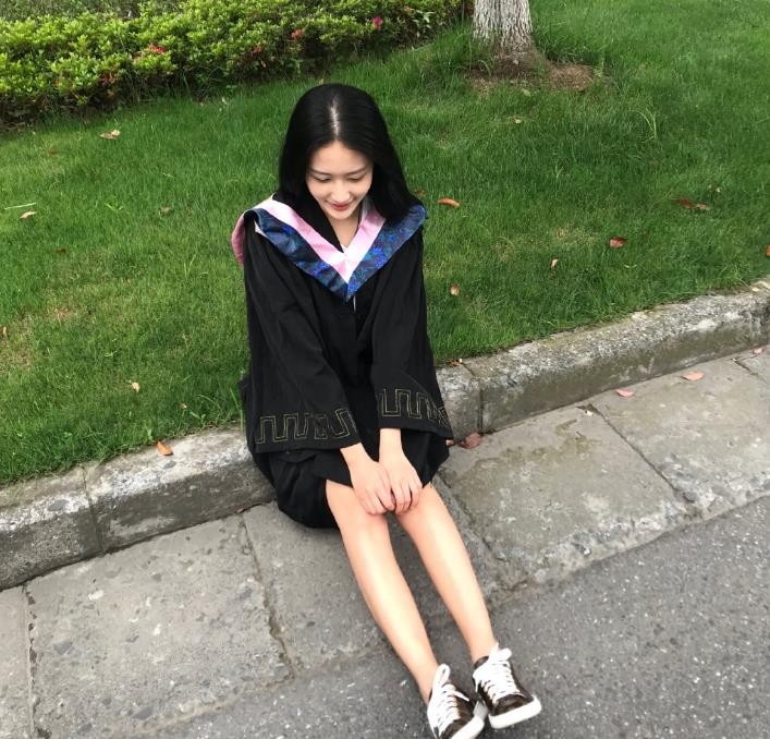 张子璇毕业照