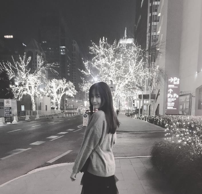 张子璇街拍照