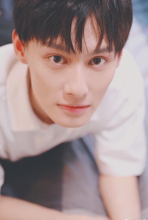 汪卓成帅气写真