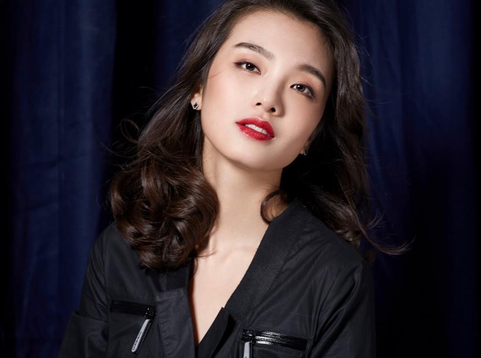 张杨智子成熟写真