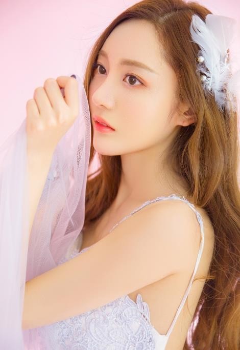 韩沐依甜美气质写真