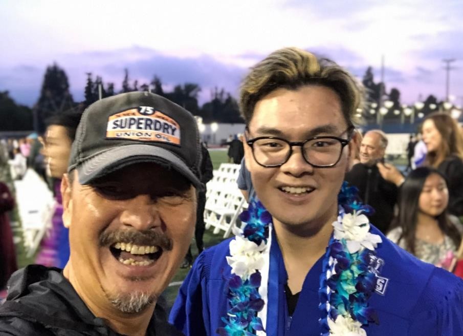 尹铸胜个人资料 尹铸胜和儿子合照