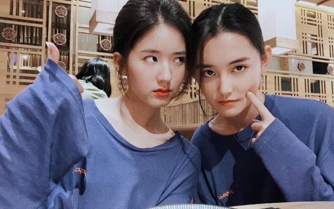 赵露思与人合照