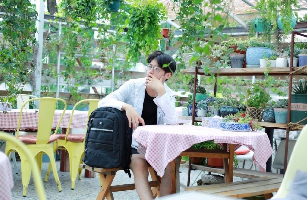 秦子墨个人资料简介 秦子墨生活照 秦子墨街拍写真