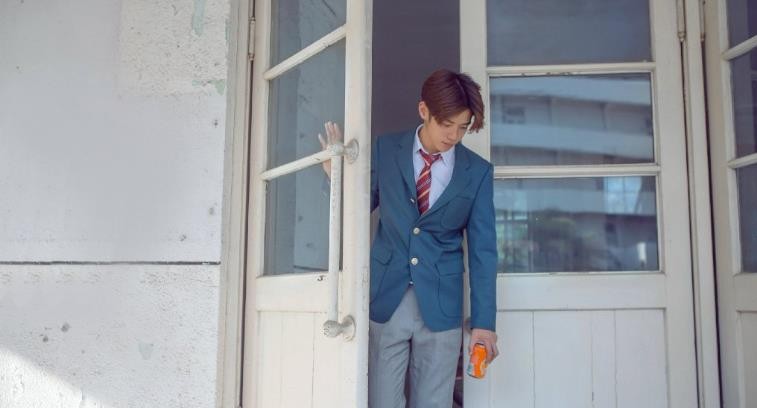 秦子墨帅气写真