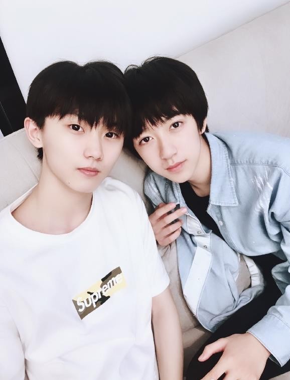 马嘉祺团队合照