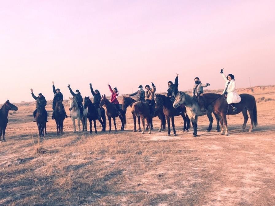 萍踪侠影片场照