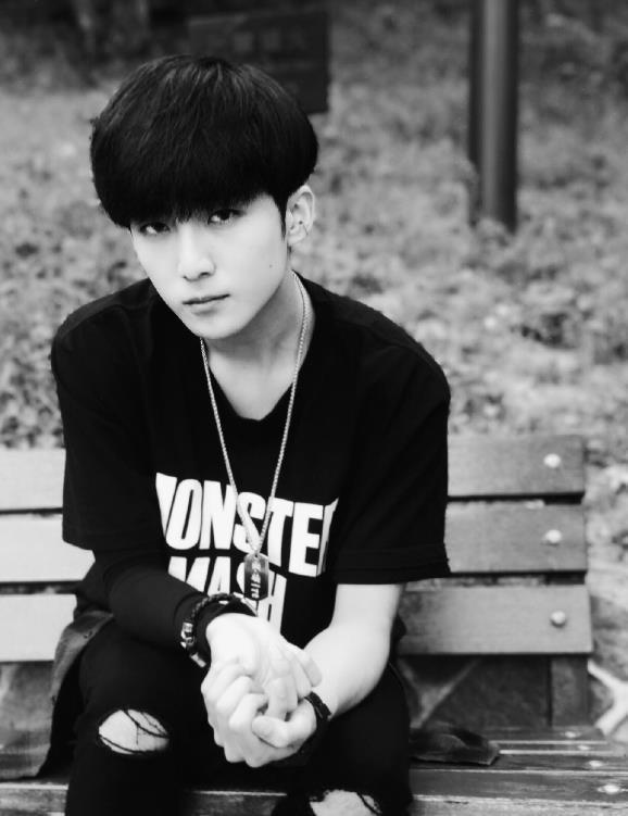 郭子凡街拍路透照