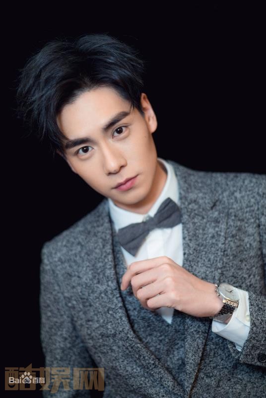 胡一天西装大片