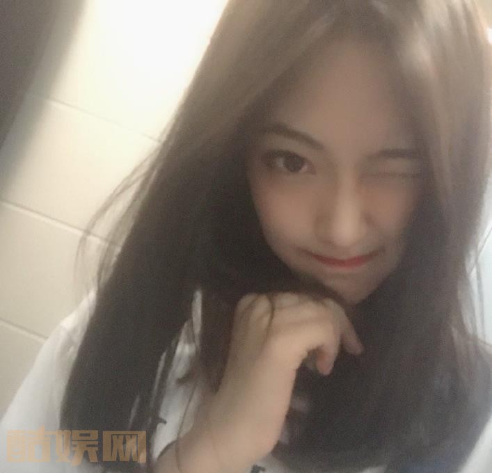 崔一梁可爱自拍