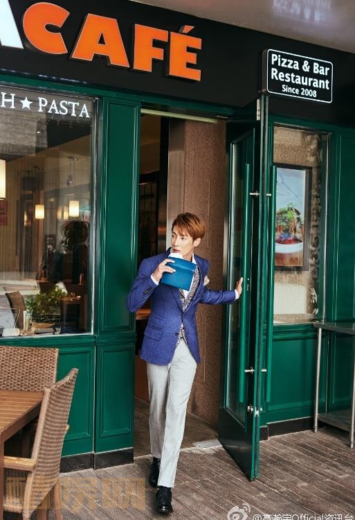 高瀚宇街拍写真