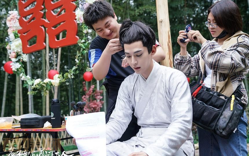 惹不起的殿下大人片场照