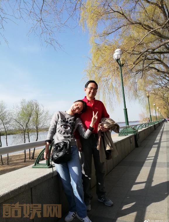 郭珍霓和父母合照