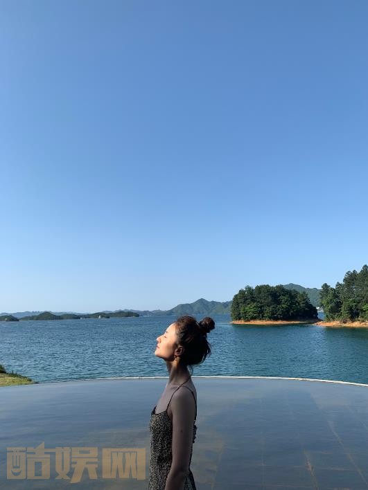 万潼泳装照