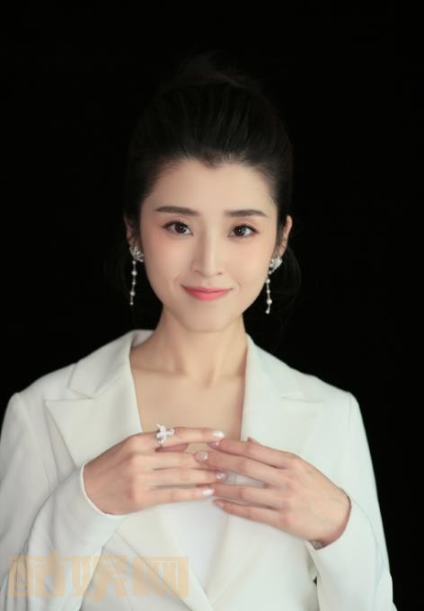 遇见幸福邵邵是谁饰演的？邵邵扮演者李若嘉个人资料、写真及生活照欣赏