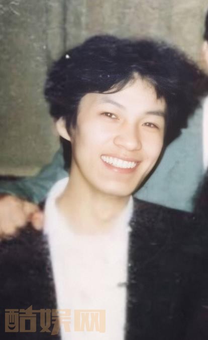 冯远征早期青涩照