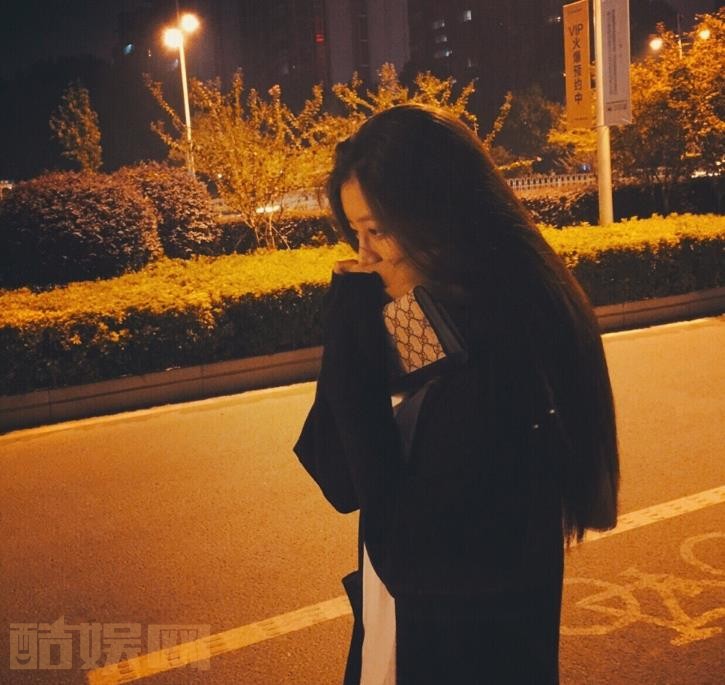 马芯妤街拍照