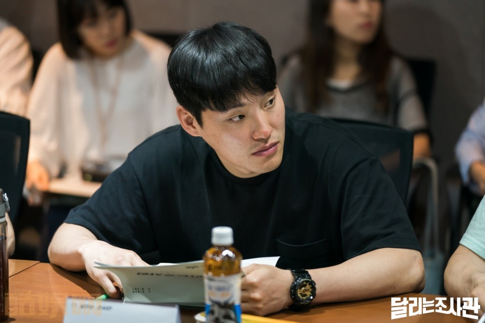 奔跑的调查官片场照