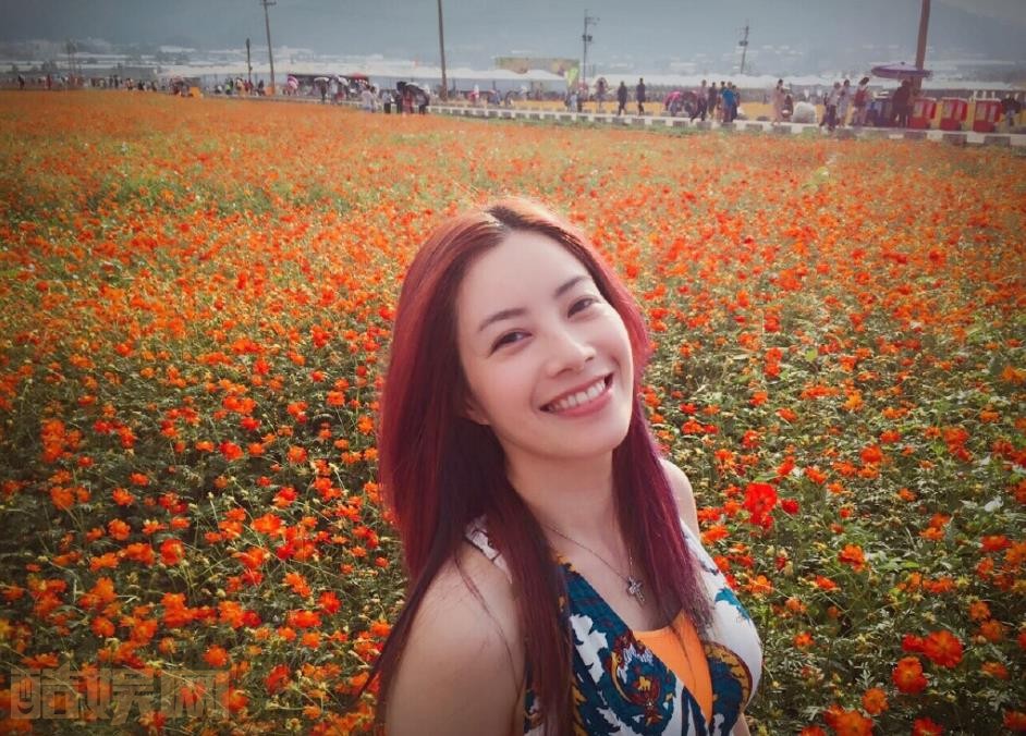 徐怀钰户外写真