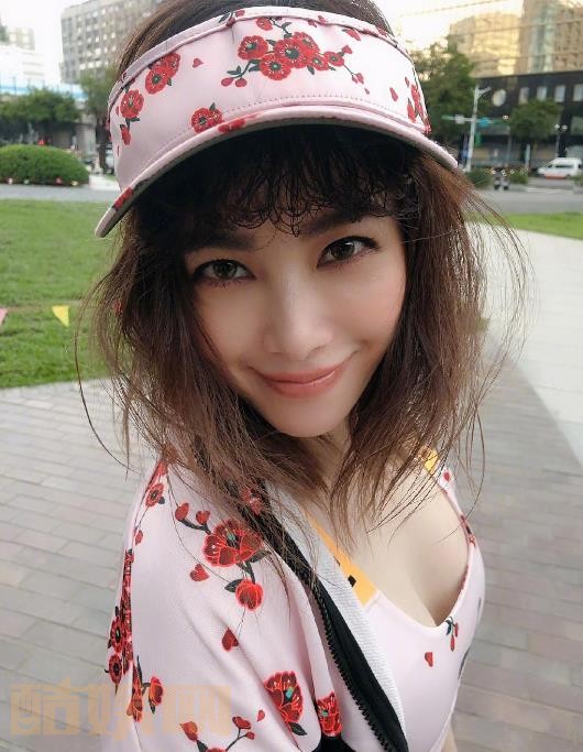 徐怀钰自拍照