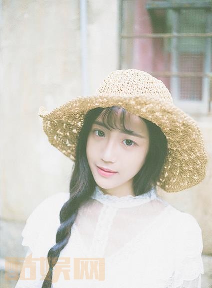 郑梓婷儿街拍照