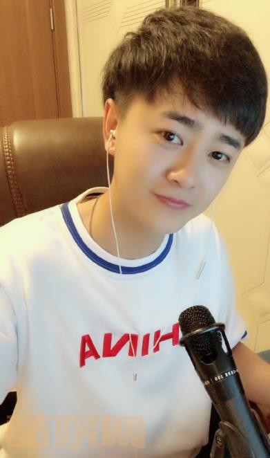 高火火个人资料简介 高火火直播间照片