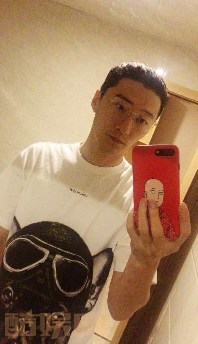 金泽灏自拍照