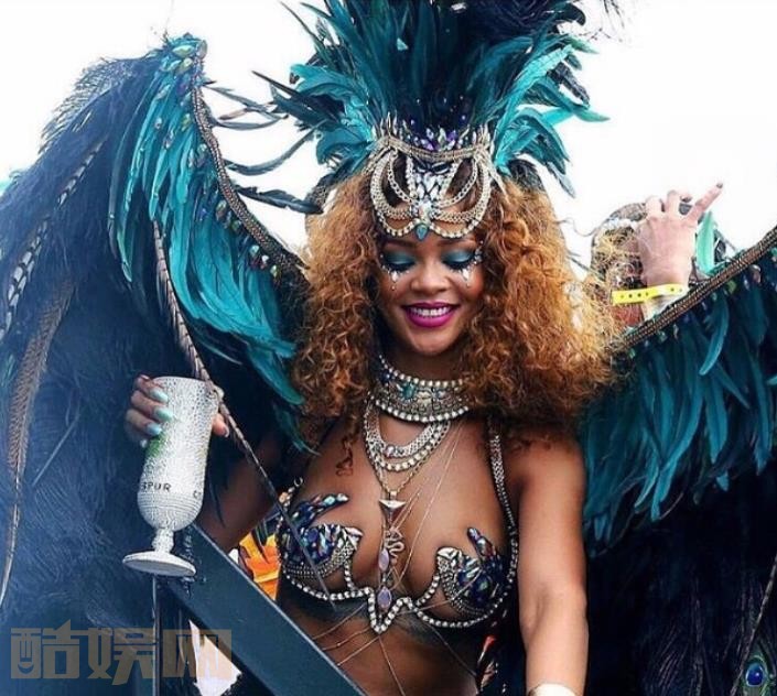 蕾哈娜个人资料简介 蕾哈娜火辣性感写真