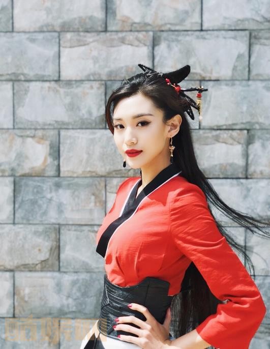 王嘉宁定妆照