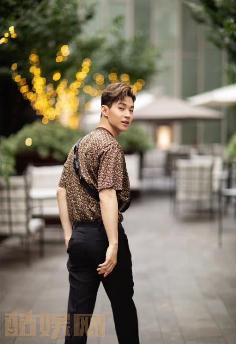 刘宪华街拍写真