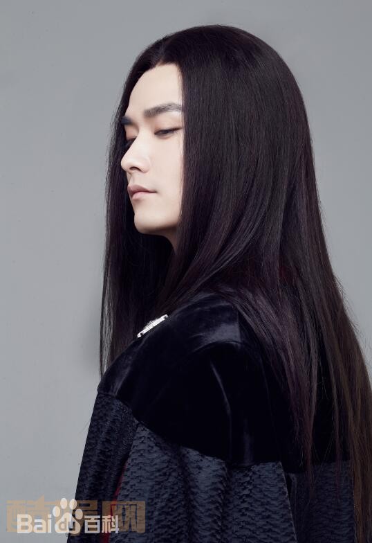 何龙龙古装剧照