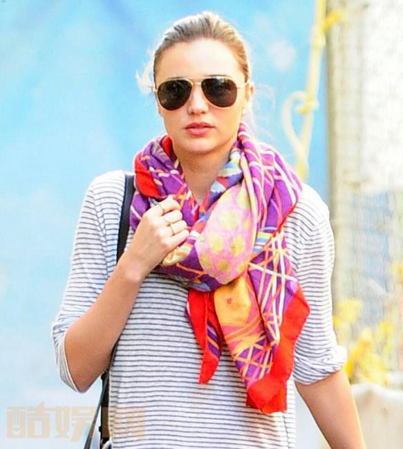 米兰达可儿街拍照