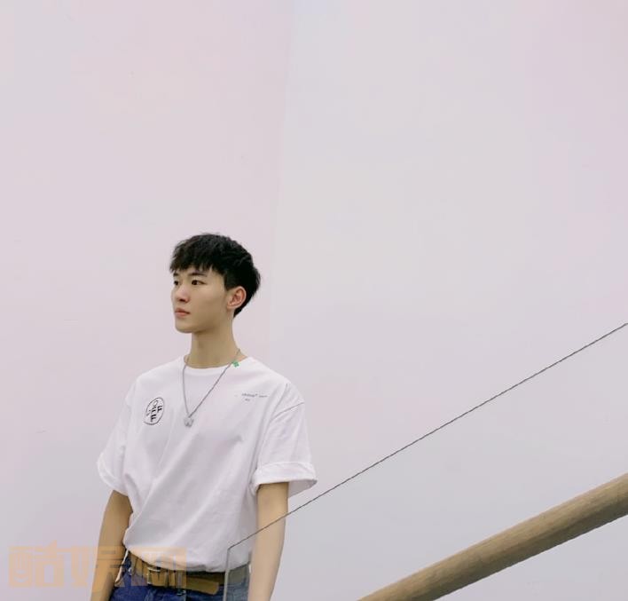 王楚渝个人写真