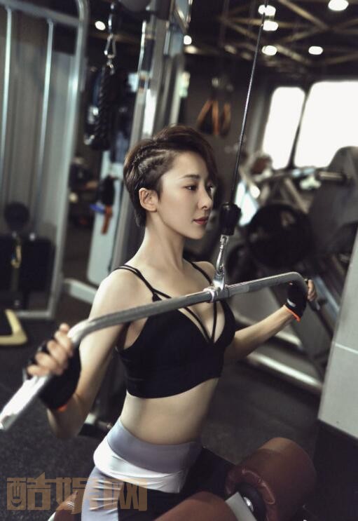 吉丽瑜伽健身照