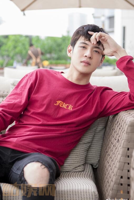 张奕聪阳光鲜肉写真