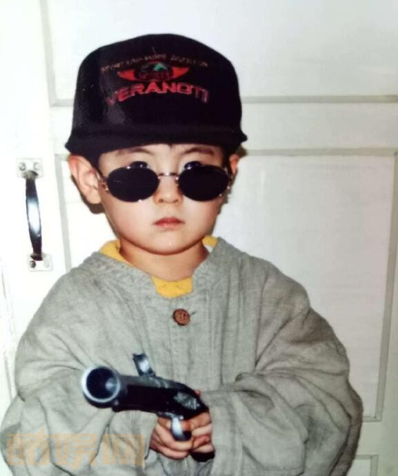 张奕聪童年照