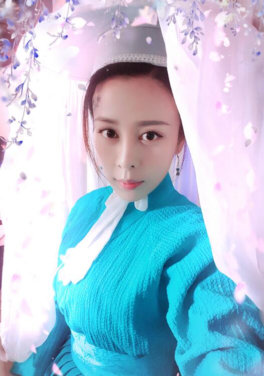 贾媛媛片场照