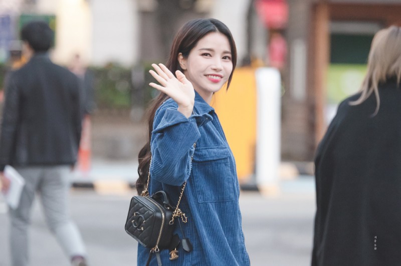 金容仙个人资料简介 金容仙街拍照