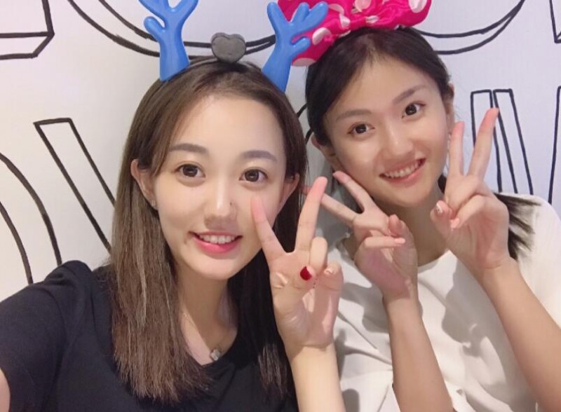 陈亮言朋友合照