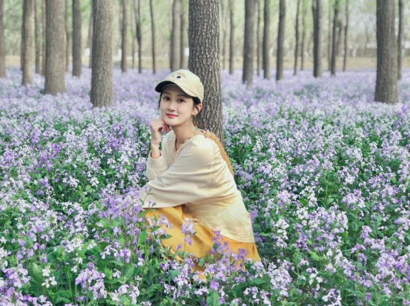 尹淇个人资料简介 尹淇户外写真