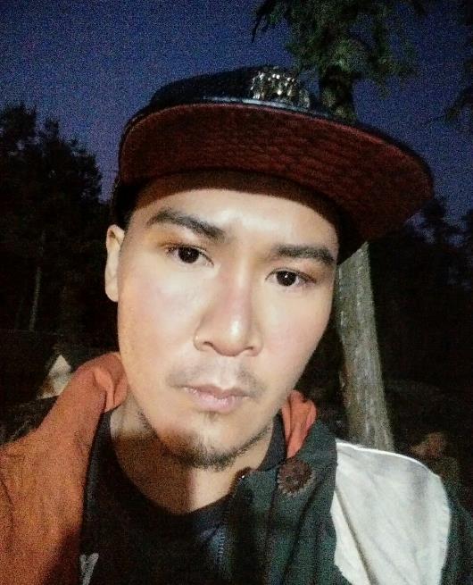 张隽溢自拍照