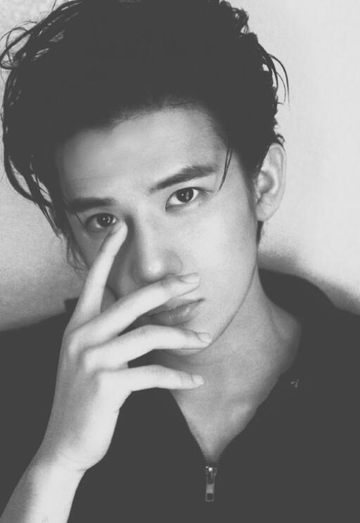 王安宇黑白系写真