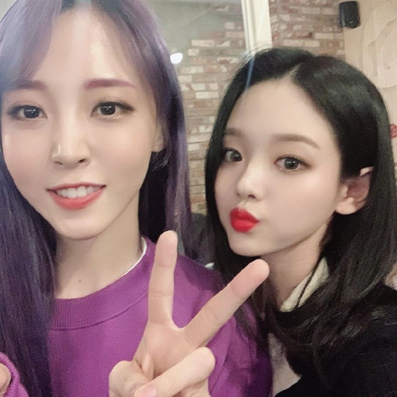 文星伊与人合照