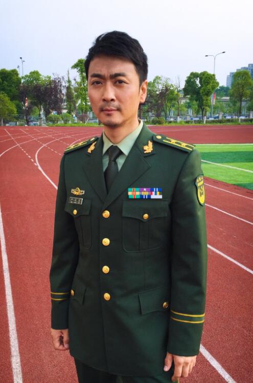 黄俊鹏现代剧照合集