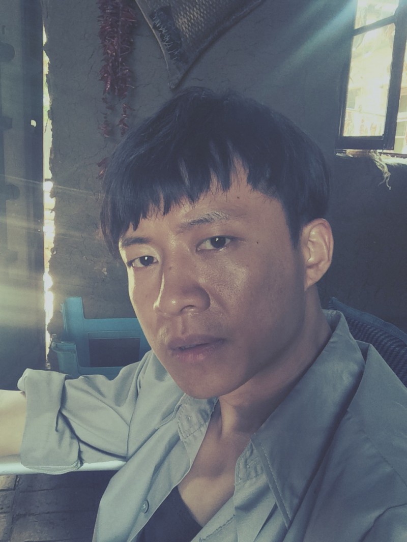 唐曾自拍照