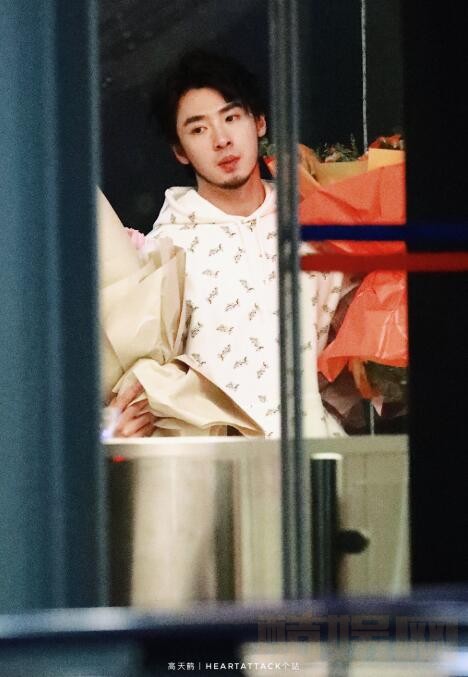 高天鹤街拍写真