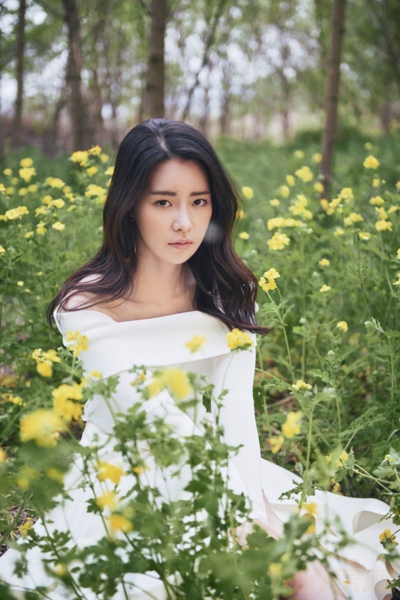 林智妍CeCi杂志画报写真